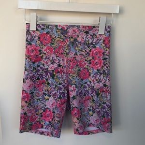 BeachRiot biker short in pink floral. Squat proof!